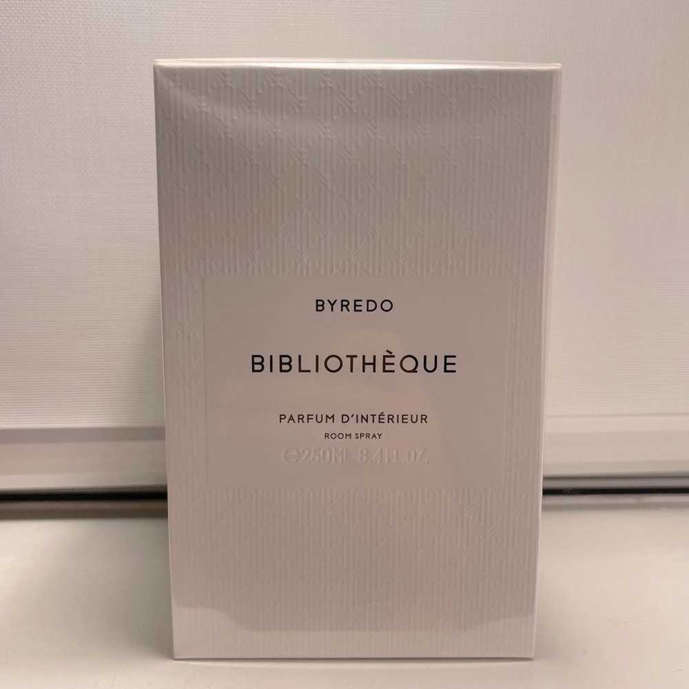 Byredo room spray in fragrance BiBliotheque